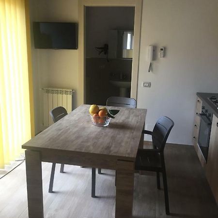 Casa Vacanze La Pergola@ Villa Terrasini Bagian luar foto